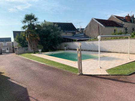 vends maison avec piscine