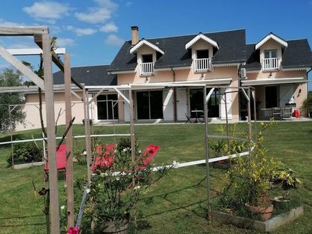 maison 5 pièces 160 m² sur 2575 m² de terrain proche de tarbes