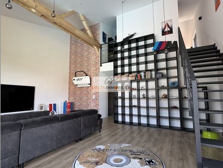 loft/atelier/surface 4 pièces 118 m²