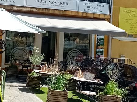 vend droit au bail tous commerces sauf nuisances  cuisine