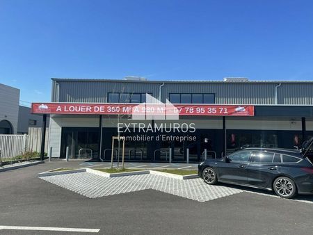 local commercial 981 m²