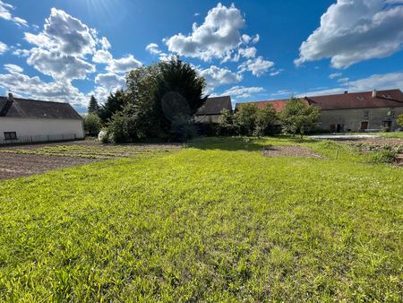 terrain constructible 890 m2 à auxonne