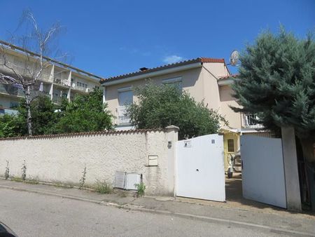 maison de type 5 avec garage et jardin individuel