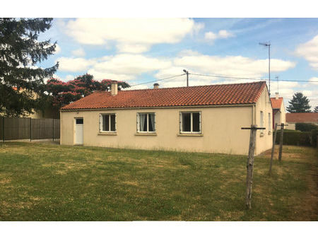 vente maison 5 pièces 87 m² pouzauges (85700)