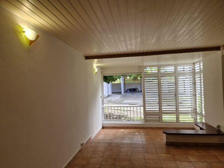 appartement f3 62m2 fraichement renove & lumineux a fort de france