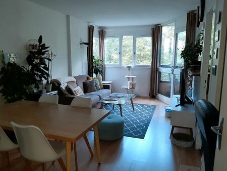 location f2 meublé de 52m2 avec balcon à champs sur marne