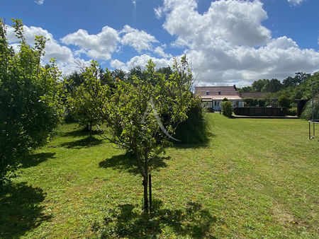 jolie maison de pecheur nichée dans un jardin de 2800 m2 proche de la plage