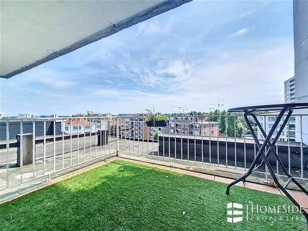 studio renove +/-40m² + terrasse +/-10m² orientation est!!