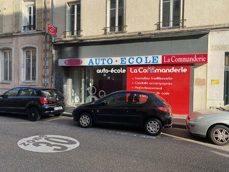 nancy commanderie - local commercial libre 70m2