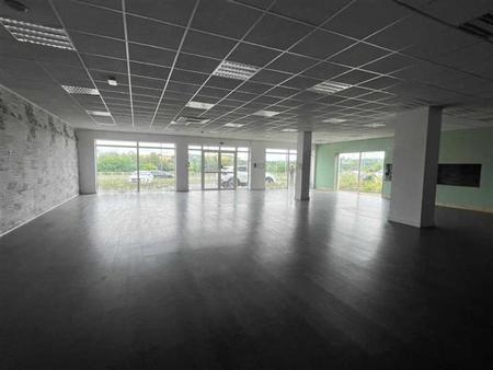 location bureau migne auxances 480 m²