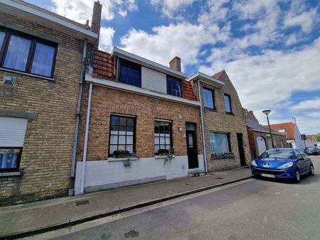 maison de ville à rénover avec 3 chambres et un jardin enso