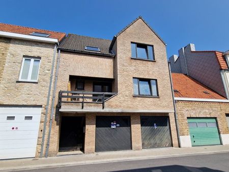 maison spacieuse avec 4 chambres située au centre et à quel