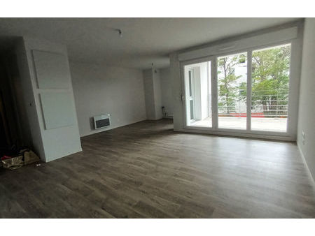 location appartement 4 pièces 77 m² poitiers (86000)