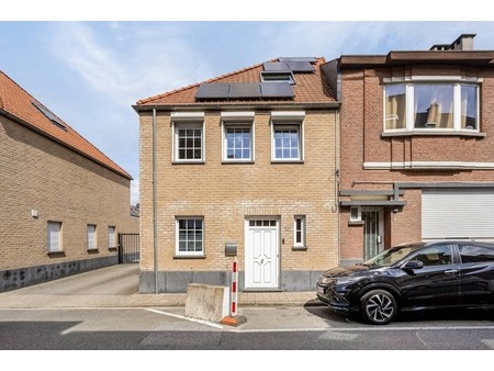 huis te koop in boom met 5 slaapkamers