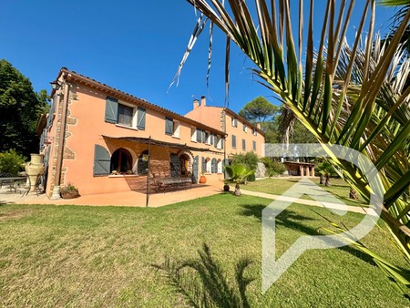 maison de luxe à vendre à villecroze