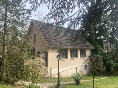 a vendre jouars-pontchartrain maison a renover sur 3 niveaux sur un terrain d'environ 400 