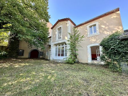 à vendre :élégante maison de caractère proche de clermont-fe