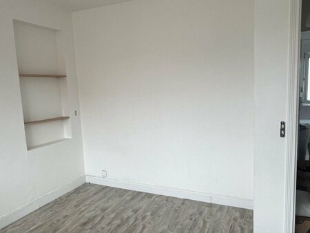 location appartement 2 pièces de 42 m² à wasquehal (59290)