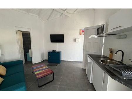 location appartement  m² t-1 à saint-françois  570 €