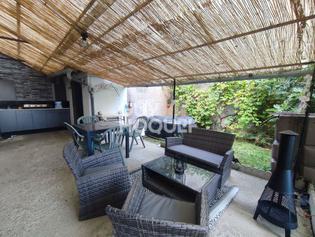 maison t5 162 m2 avec jardin  garage et dépendances