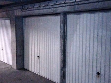 loue garage sous-sol fermé