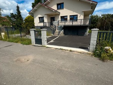 très belle maison spacieuse de 170 m2 avec ses 4 chambres entièrement rénovée