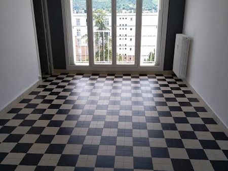 location appartement 4 pièces 63 m²