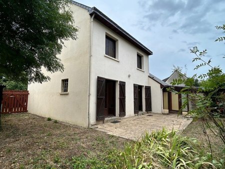 vente maison traditionnelle 6 pièces de 130 m² à angers (49000)