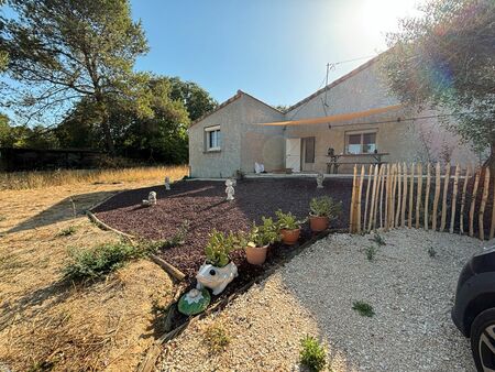 très beau mazet route d'uzès disponible du 10/09 au 30/06