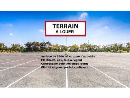 terrain de stockage en zone industrielle