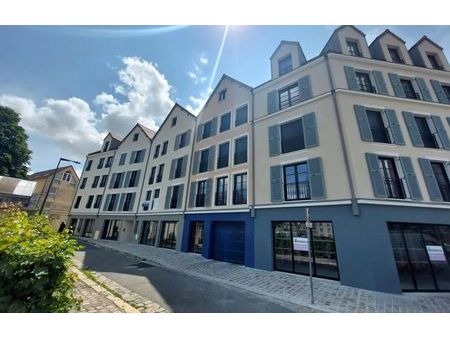 vente commerce 111 m² chartres (28000)