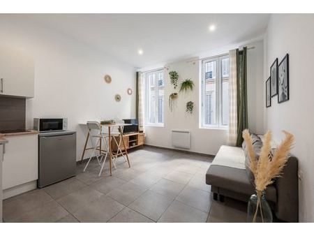 location d'un appartement t2 meublé tout compris - marseille 1er arrondissement