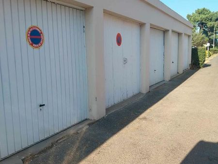 garage fermé 15m2 cogolin