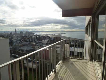 a louer appartement de type f3 meublé avec balcon vue mer & par