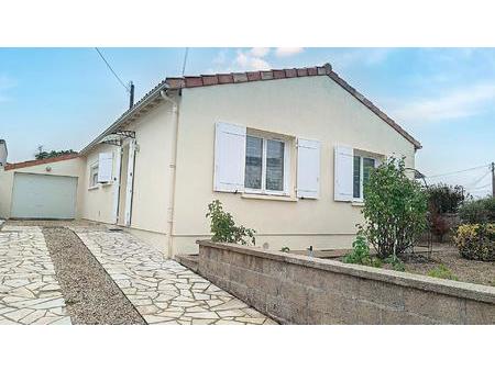 maison plain pied 2 chambres  bureau et garage