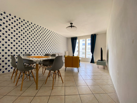 rue camille desmoulins - appartement t4 avec balcon et garage loue meuble.