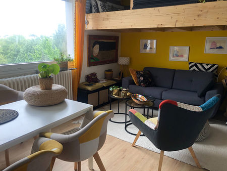 studio coup de coeur avec balcon  cave et garage.