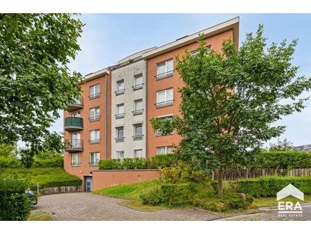 appartement (2009) avec 2 chambres et terrasse à jette