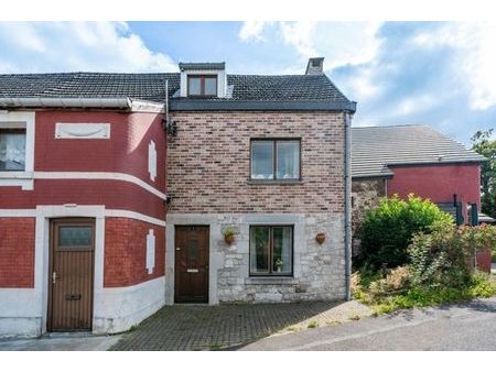 maison avec 1 chambre avec garage et jardin