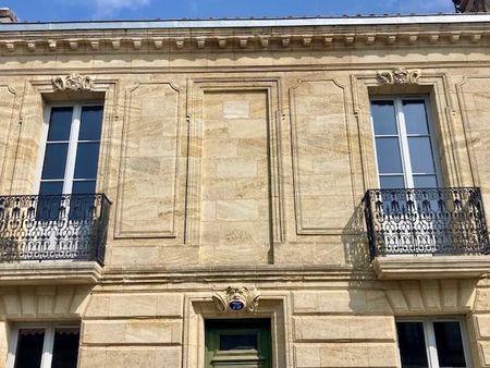 bordeaux-nansouty   beau t2 intégralement restauré avec grand balcon et cellier   déficit 