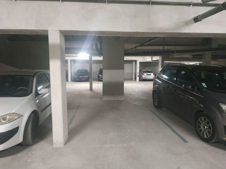 location parking castelnau -le-lez