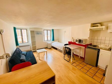 appartement studio étudiant meublé et rénové 23m2 vieille ville