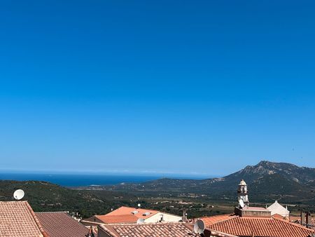 maison de village avec terrasses