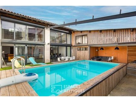 maison type loft avec piscine et jacuzzi en coeur de ville