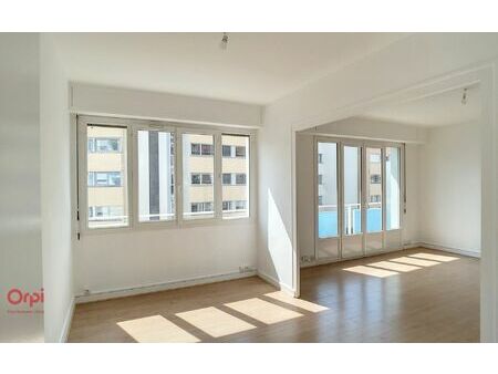 location appartement  m² t-4 à rezé  918 €