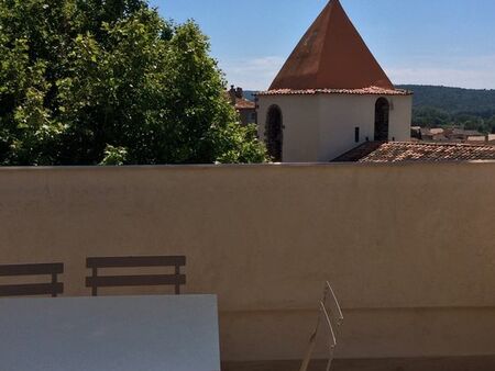 studio meublé avec mezzanine et belle terrasse pour une location à lannée - centre cogolin