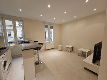 2 pièces meublé rdc de 40m2 paris 20ème dispo immédiatement