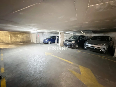 nice fleur rue andrioli - parking