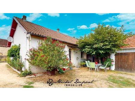 maison de plain pied de 74 m² sur 715 m² de jardin