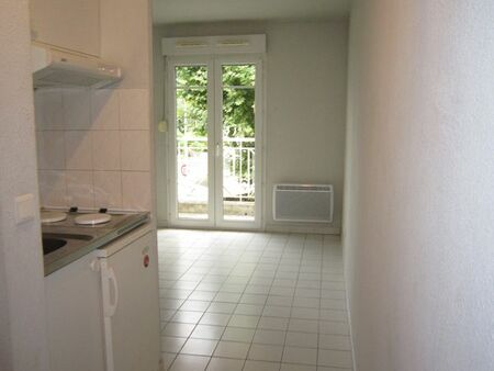 location studio 18m² avec balcon st martin d'hères